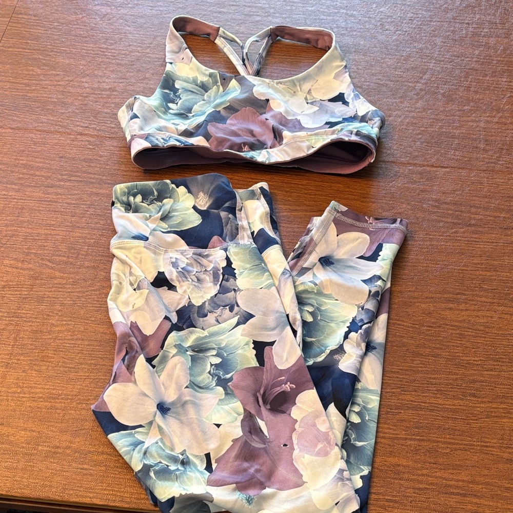 Old Navy Active Floral Leggings - Blue and Cream